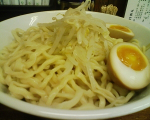 高木やの辛子みそつけめんの麺