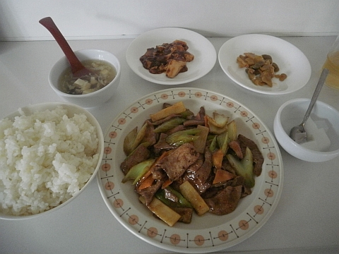 セロリとレバー炒め