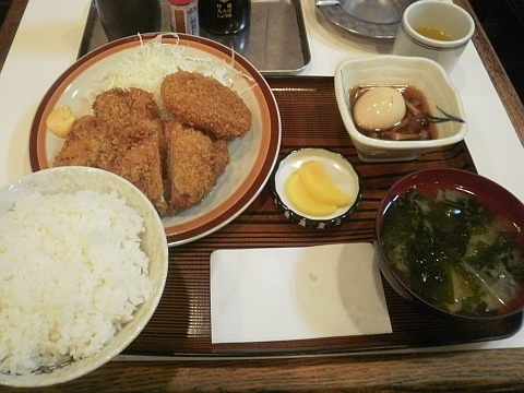 三福の丸十(チキンカツ・コロッケ定食)