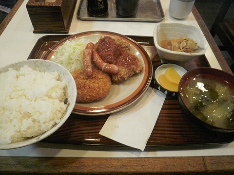 三福の丸十(牛カツ・コロッケ定食)