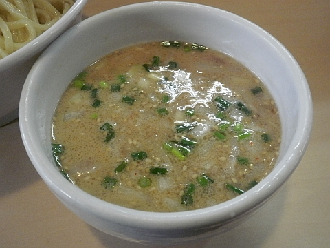 みの麺多のゴマつけ麺1.5のつけ汁