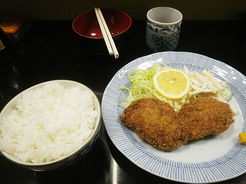 せきざわ食堂の店舗外観