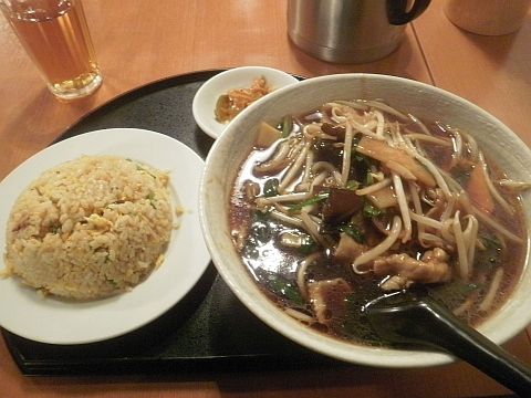 東北餃子房の日替りＢ定食(豚肉とモヤシ麺)
