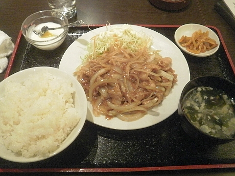台湾料理 美膳房 刀削麺の生姜焼き定食