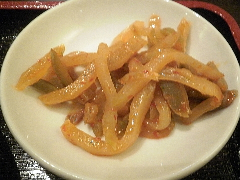 台湾料理 美膳房 刀削麺の生姜焼き定食のザーサイ