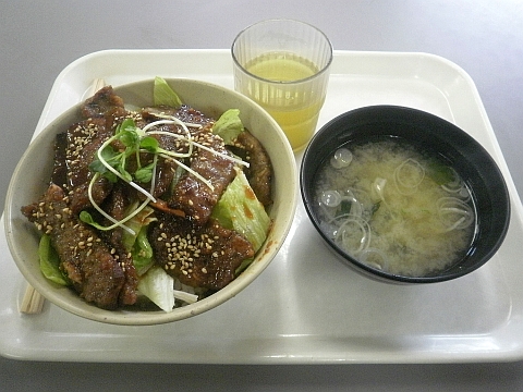 早稲田大学生協のオージービーフのおろし焼肉丼
