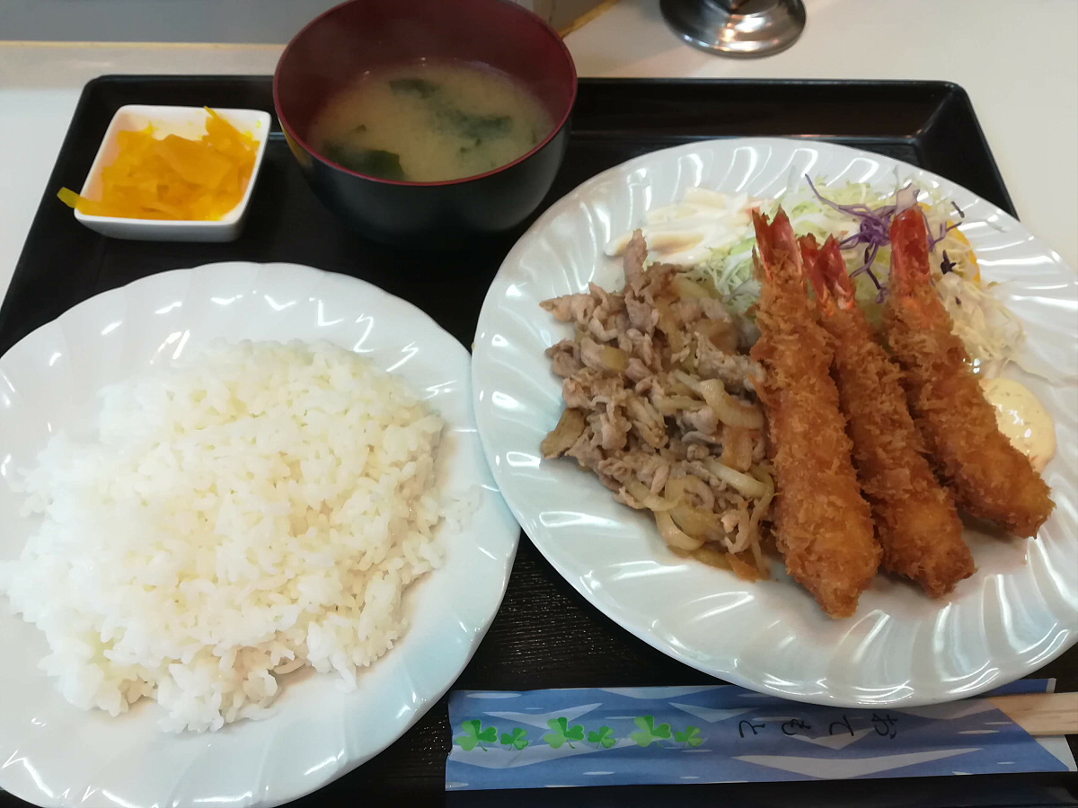 キッチン南海南池袋店のえびフライ・しょうが焼ライス