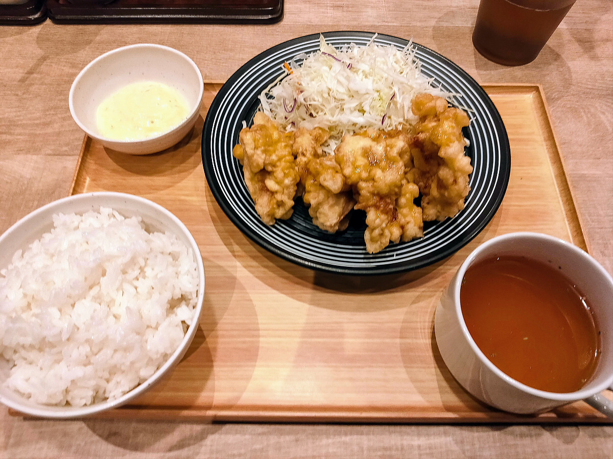 アゲルヤの手作りチキン南蛮定食