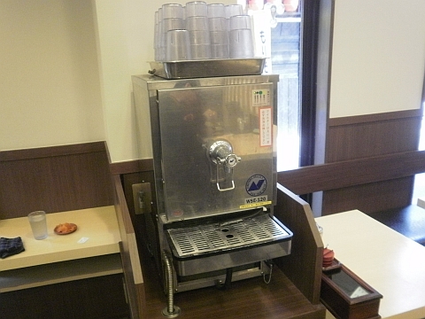 天そやの給水機